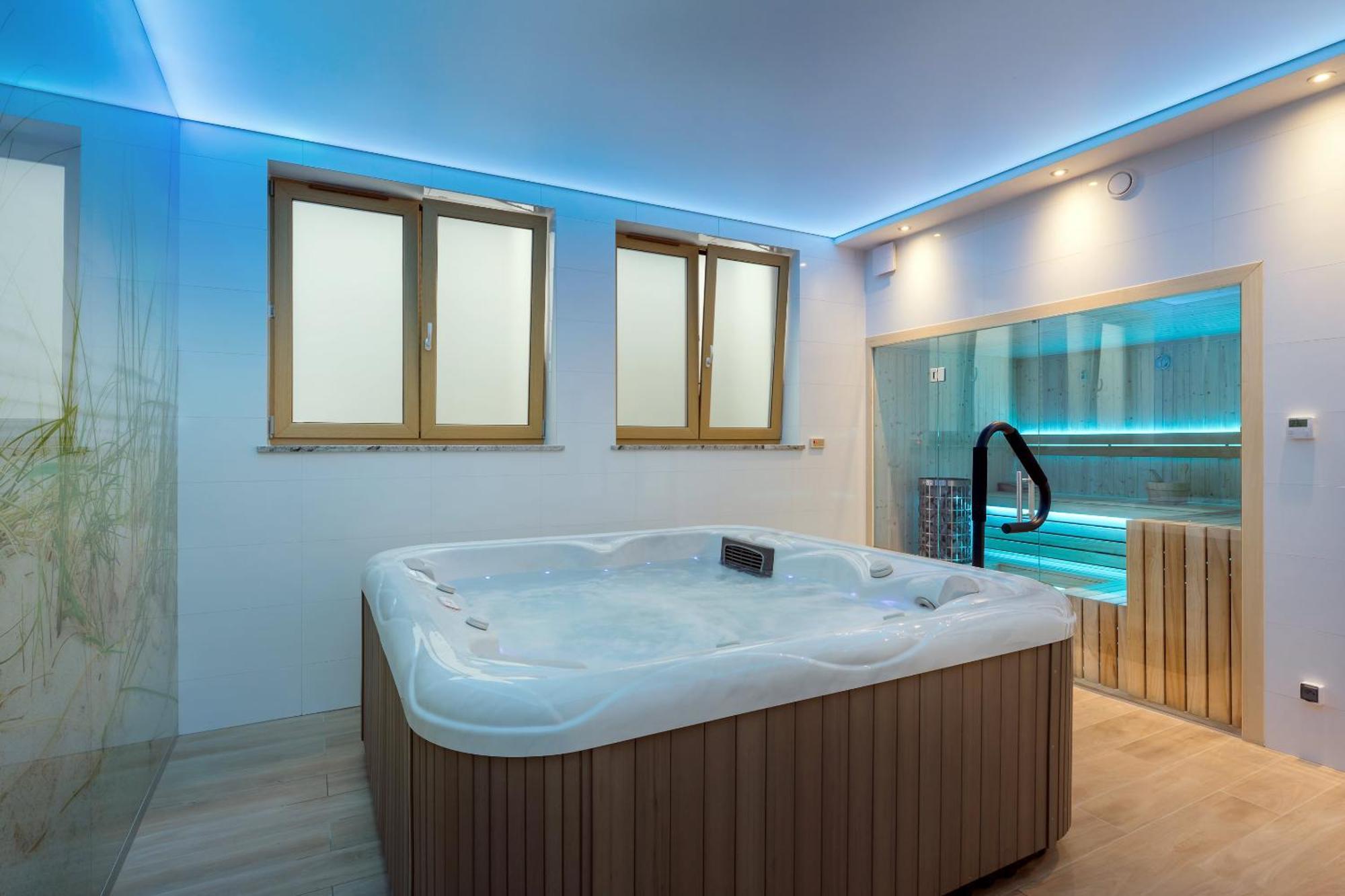 Underground Apartment In A Lux Holiday House Posejdon By Renters Prestige Колцево Екстериор снимка